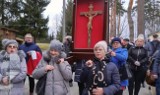 Trwa peregrynacja krzyża, który towarzyszył św. Janowi Pawłowi II w 2005 roku