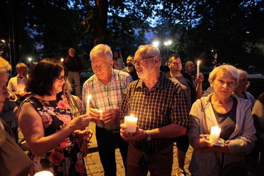 Protest opolan przed Sądem Okręgowym w Opolu przeciwko...