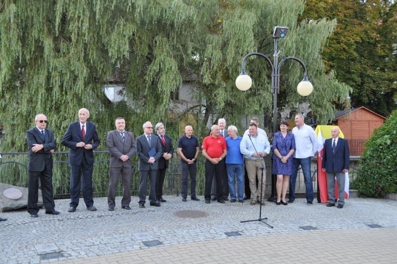 Nowe dłonie w polanickiej Alei Gwiazd Koszykówki (ZDJĘCIA)