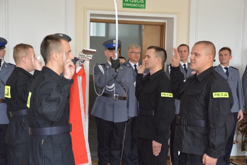 Ślubowanie nowych policjantów w KWP w Białymstoku
