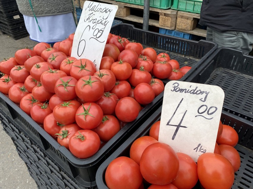 Ogromy wybór świeżych warzyw i owoców na kieleckich bazarach w piątek 10 listopada. Jakie były ceny? Sprawdź
