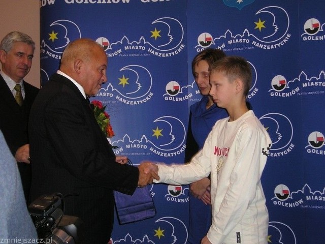 Kilka dni temu Mateusz Banaś otrzymał gratulacje od burmistrza Goleniowa i komendanta straży pożarnej.