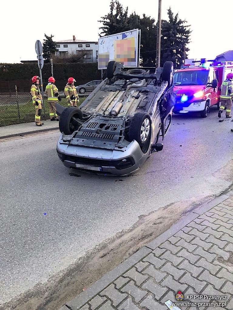 Przasnysz. Zderzenie dwóch samochodów na Ostrołęckiej, 13.03.2020