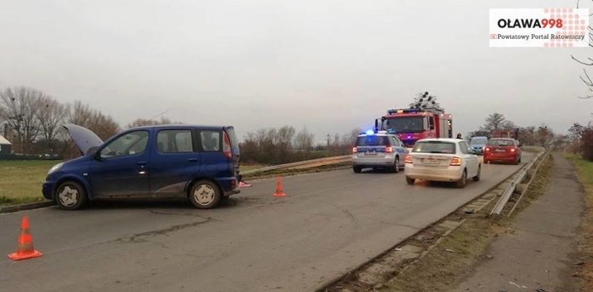Wypadek pod Wrocławiem. Dwie osoby ranne [ZDJĘCIA]