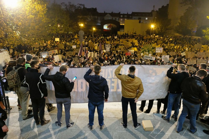 Kontrmanifestacja Młodzieży Wszechpolskiej w Katowicach...