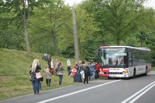 W autobusie Nord Express, który jechał z Ustki w kierunku Słupska zapalił się silnik.