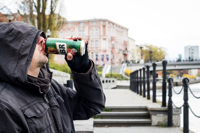 Nowelizacja ustawy o wychowaniu w trzeźwości i przeciwdziałaniu alkoholizmowi umożliwia samorządom ograniczenie sprzedaży alkoholu w mieście