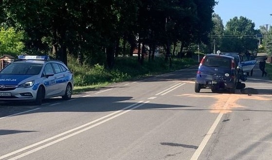 Miejsce wypadku w Gromniku. Policjanci zauważyli, że kierowca był pijany