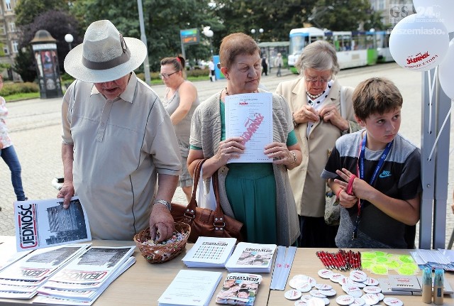 Do 26 sierpnia na pl. Grunwaldzkim będzie stał namiot Solidarności. Mieszkańcy mogą spotkać się i porozmawiać z działaczami związkowymi.