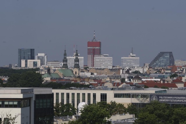 Czy w Poznaniu doczekamy się prawdziwych drapaczy chmur? Postanowiliśmy sprawdzić, które budynki w Poznaniu są obecnie najwyższe. W rankingu znalazły się hotele, urzędy, budynki uczelni oraz bloki mieszkalne. Które z nich są najwyższe?PRZEJDŹ DO GALERII I SPRAWDŹ >>>