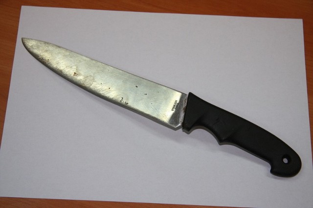 Przy zatrzymanym mężczyźnie policjanci z Przysuchy znaleźli nóż.