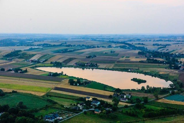 Staw w Januszowicach zajmuje 17 hektarów. Pod rekreację ma być zagospodarowany jeden z jego brzegów