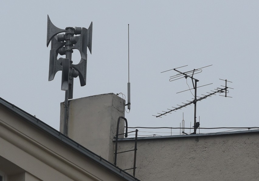 Dlaczego wyją syreny alarmowe w Toruniu? Gdzie będzie je słychać? System Wczesnego Ostrzegania i Alarmowania
