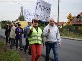 Oświęcim. Na ul. Jagiełły jest niebezpiecznie. Protest mieszkańców os. Stare Stawy [WIDEO]