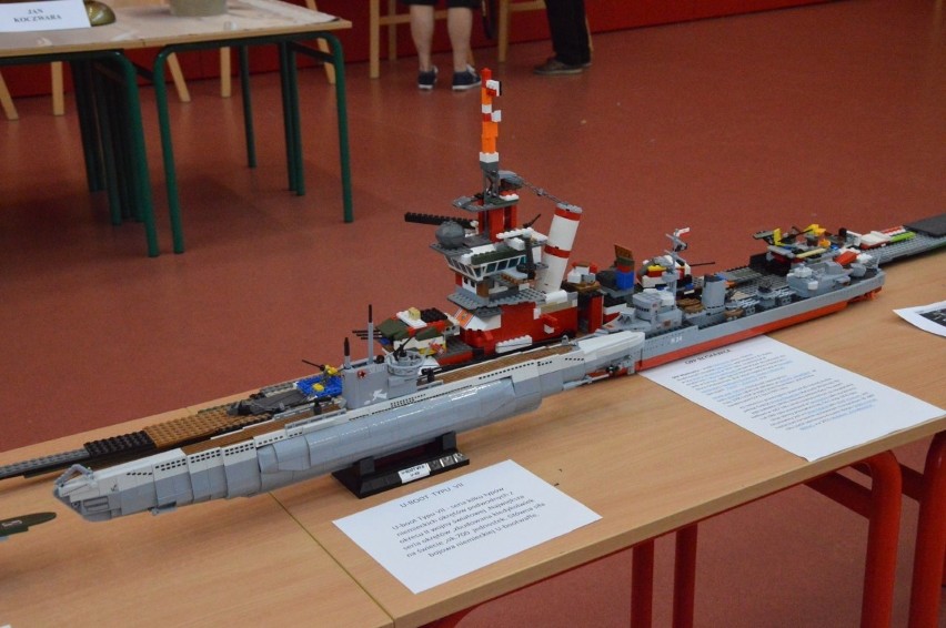 Model okrętu powstały podczas Święta Flotylli Pińskiej w...