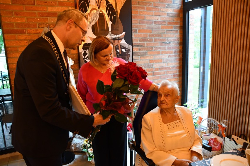 Jubilatce, Marii Jędrzejczak, w dniu jej 100 urodzin...