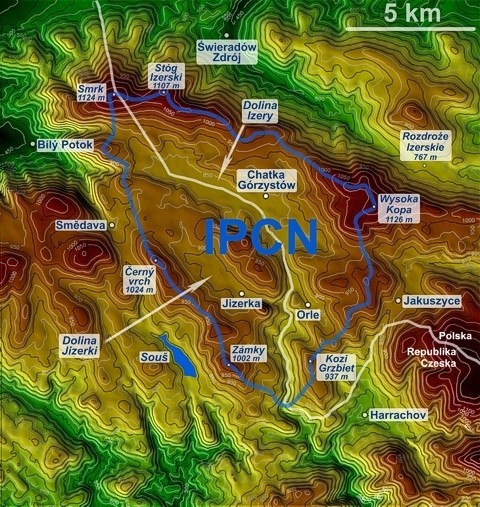 Mapa hipsometryczna środkowej części Gór Izerskich. Izerski...