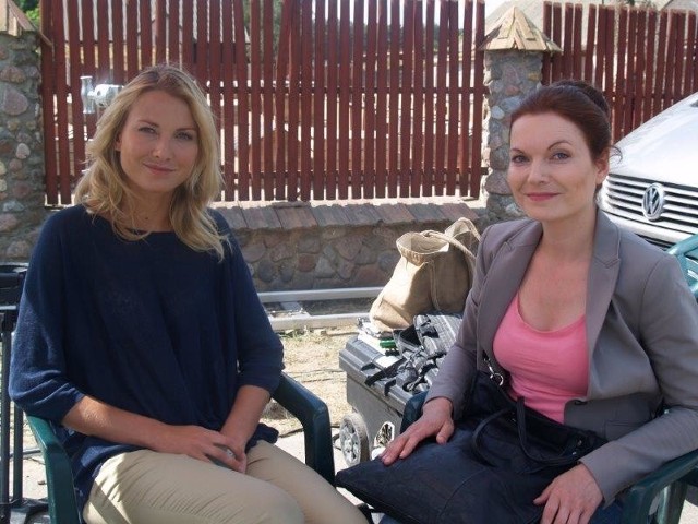 Joanna Moro (z lewej), czyli serialowa Sylwia Kubus (główna bohaterka "Blondynki")