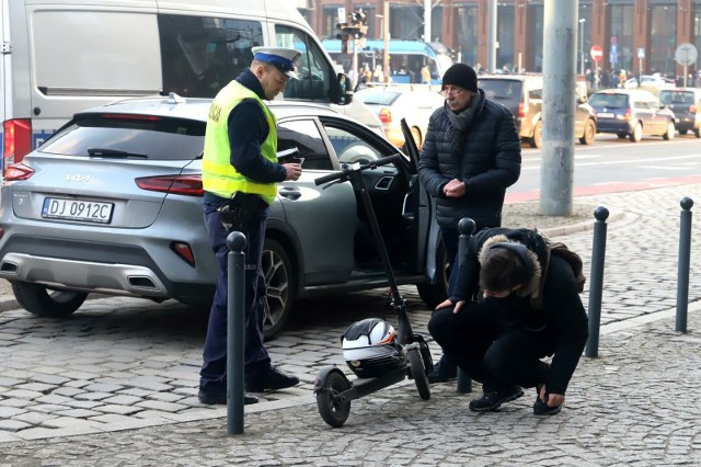 Hulajnoga elektryczna to popularny środek transportu w dużych miastach. Wiele urządzeń można wypożyczyć na minuty