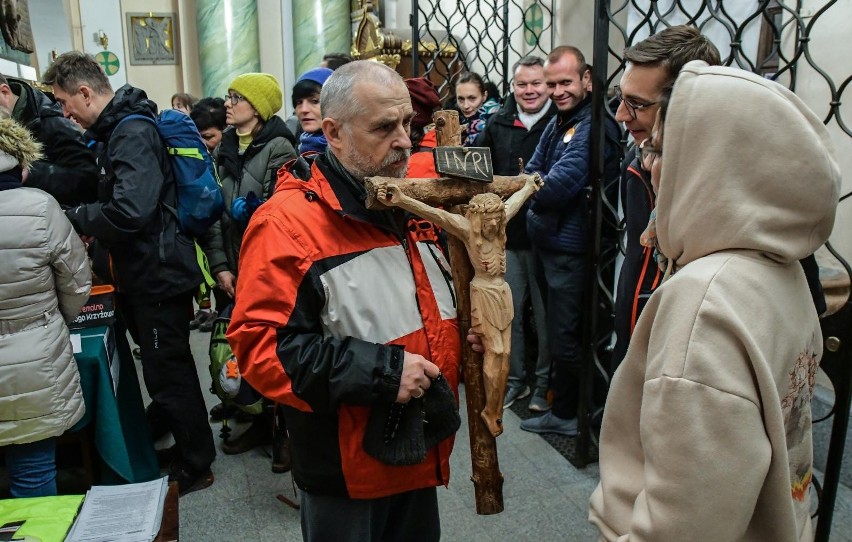 Uczestnicy Ekstremalnej Drogi Krzyżowej w Bydgoszczy w...