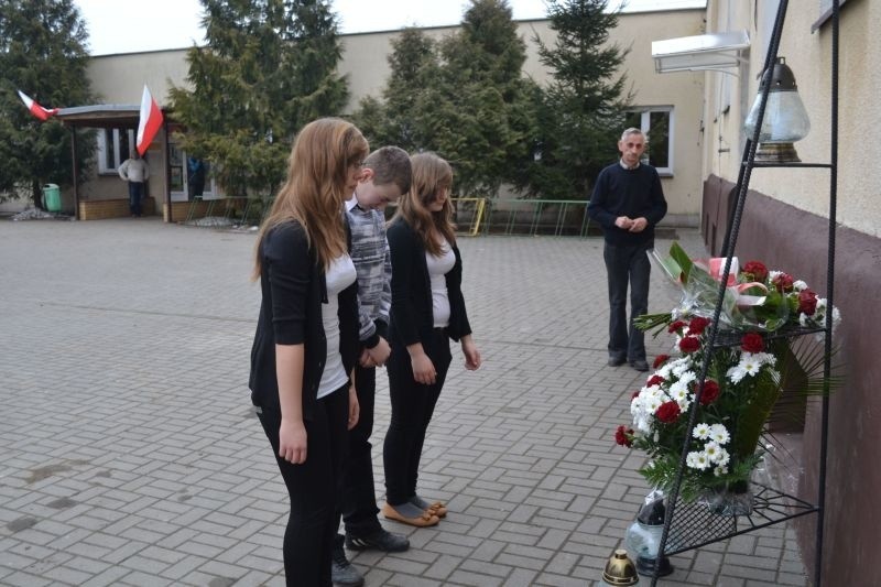 Mieszkańcy Dziewierzewa uczcili pamięć Marka Uleryka i innych ofiar katastrofy smoleńskiej