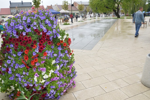 Zmodernizowany rynek w Rozwadowie stał się atrakcyjnym miejscem na imprezy i relaks