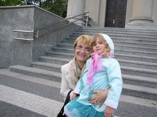 Justyna Morawska przyszła na spotkanie w kościele Matki Boskiej Zwycięskiej z 4-letnią córką Łucją.