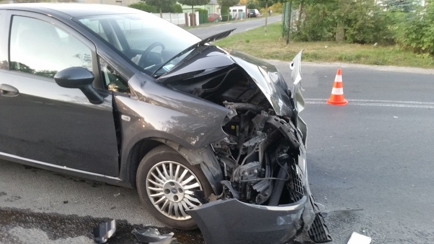 Na skrzyżowaniu ulic Leśnej i Zakładowej fiat punto zderzył...