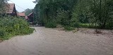 Rzeka zalewa ich od lat. W Roztoce Brzezinach są bezradni wobec żywiołu, który niszczy ich domy. Woda zabrała tam życie czterem osobom