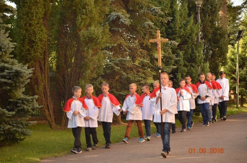 Rozpoczęcie roku szkolnego w Ostrowach nad Okszą