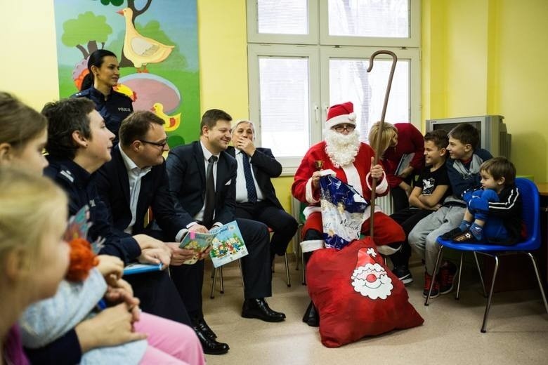 Mikołaj odwiedził małych pacjentów Radomskiego Szpitala...