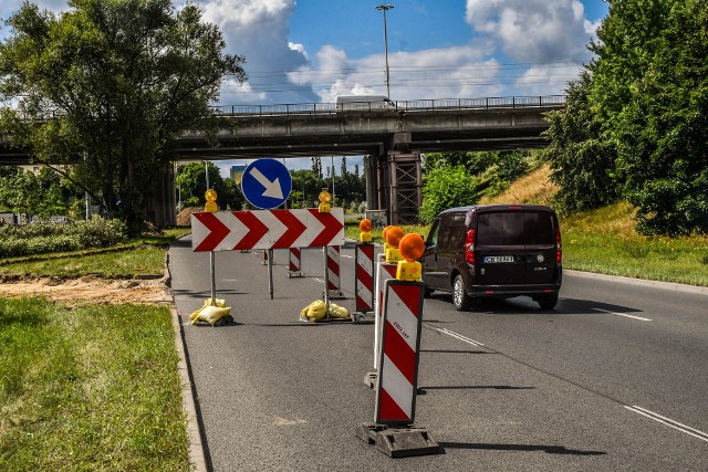 Zaczęły się prace przy północnym wiadukcie obiektu w ciągu ul. Wojska Polskiego w Bydgoszczy. Dla kierowców oznacza to korki.