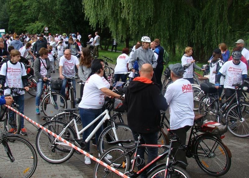 Oświęcim. Rodzinny Rajd Rowerowy po raz 20. Na starcie stanęło ponad 1000 rowerzystów [ZDJĘCIA]