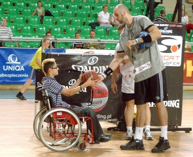 Marcin Gortat miał w Bydgoszczy czas dla wszystkich fanów basketu.
