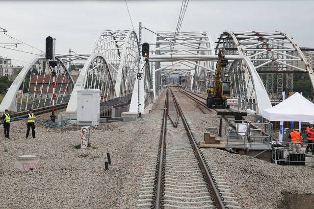 Gotowy jest drugi tor kolejowy w centrum Krakowa i nowy most na Wiśle.