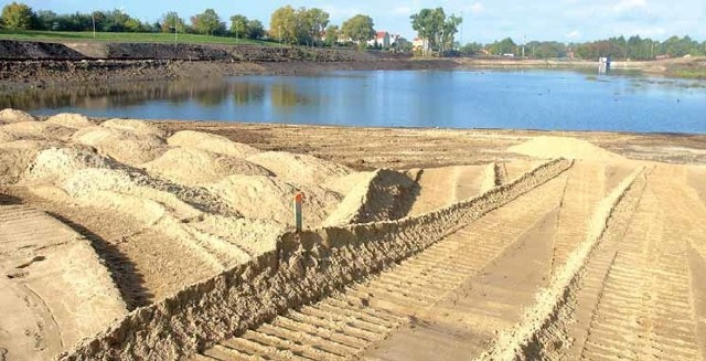 Końcówka inwestycji wodnych w Koszalinie i na Kanale JamneńskimWrota sztormowe na kanale, pierwsza taka budowla na wybrzeżu, już właściwie działają.