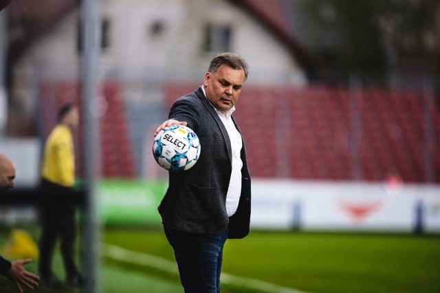 Tomasz Tułacz kończy siódmy sezon w roli trenera Puszczy. Od pięciu lat zespół występuje w I lidze.