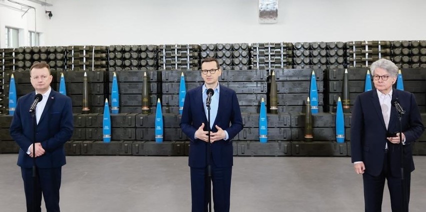 Premier Mateusz Morawiecki poinformował w poniedziałek, że...