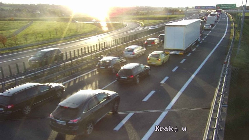 Wypadek i kolizja na autostradzie A4. Duże utrudnienia w kierunku Krakowa i Rzeszowa [ZDJĘCIA]