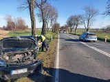 Czołowe zderzenie dwóch aut w Głuchowie. Poszkodowani w szpitalu