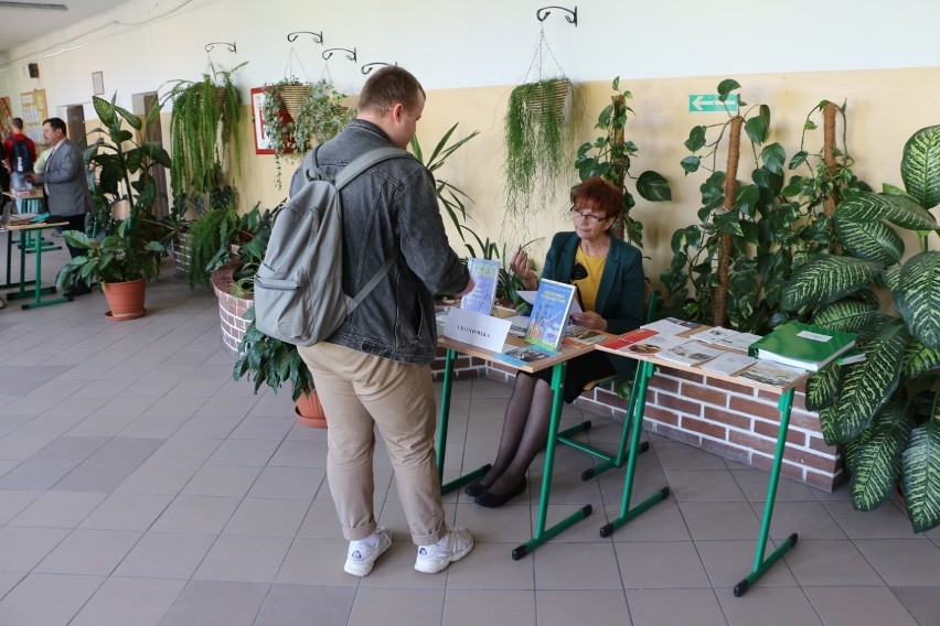 Uczniowie sandomierskiego rolnika obchodzili Dzień Nauki Polskiej [ZDJĘCIA]