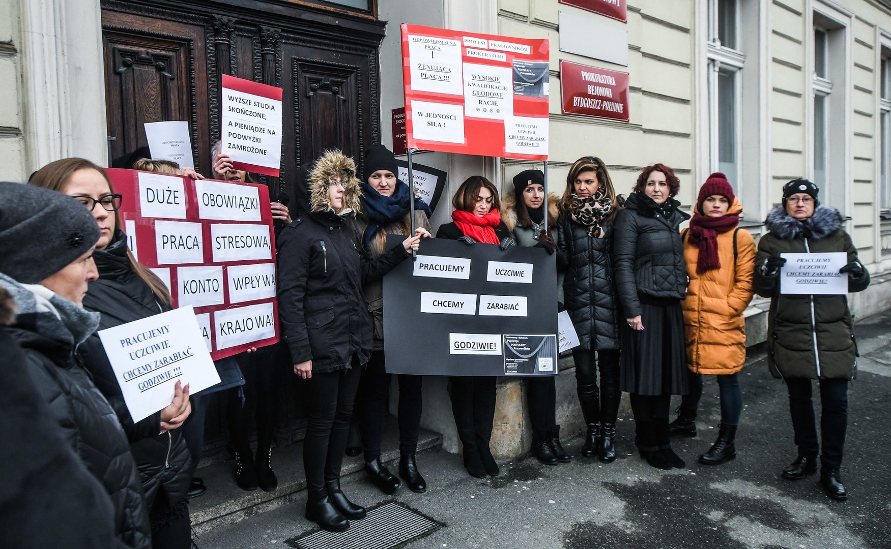 Protest w prokuraturach. Pracownicy pytają, czy mogą dorobić w markecie |  Gazeta Pomorska