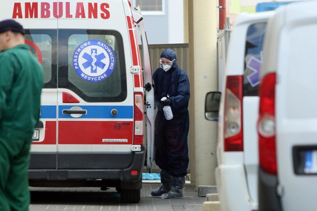 Trzy kolejne kobiety i mężczyzna z potwierdzeniem zakażenia koronawirusem w Malopolsce