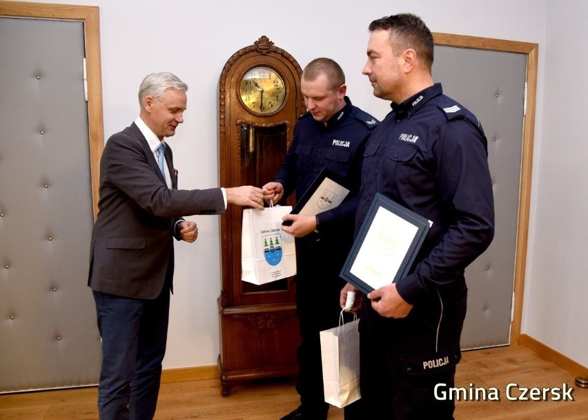 Burmistrz Czerska podziękował policjantom, którzy ratowali podopiecznych hospicjum