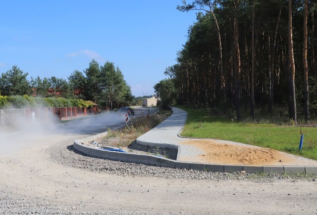 Na Wólce Klwateckiej są budowane nowe drogi, które mają obsługiwać nowe tereny inwestycyjne pod dawnych ogródkach działkowych.