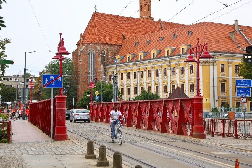 Most Piaskowy jest jednym z najstarszych wrocławskich...