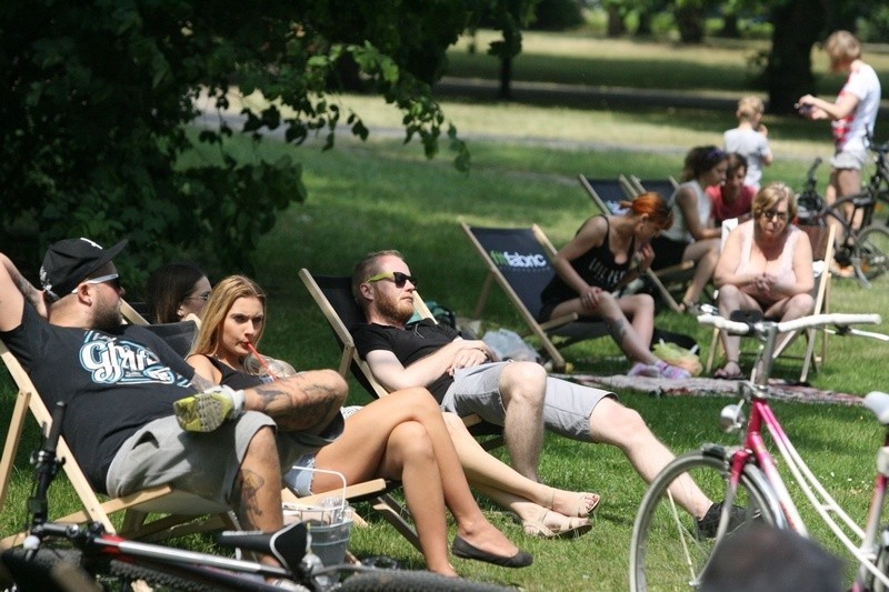 Festiwal Odpoczynku Chill Fabric. Leżakowali w parku