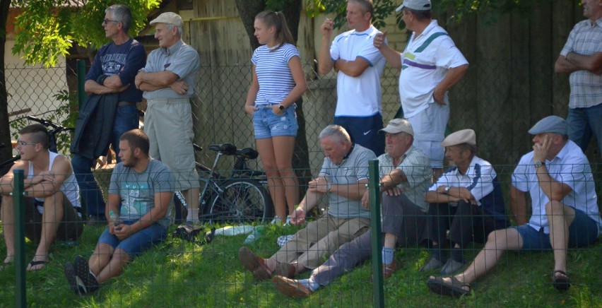 Szarotka Rogóżno - Zorza Trzebość 0:2