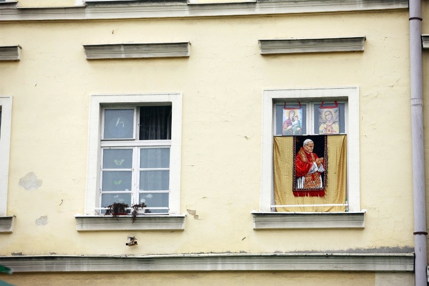 Jak udekorować okna? Jak zrobić ołtarz okienny na Boże...