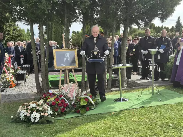 W piątek ( 05.04) na Cmentarzu Złotogłowickim w Nysie odbył sie pogrzeb Rajmunda Millera.